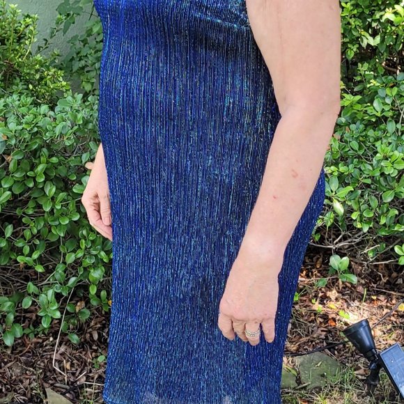 R&M Richards, Size 16 Blue with Silver threads through on vertical. - Picture 2 of 4